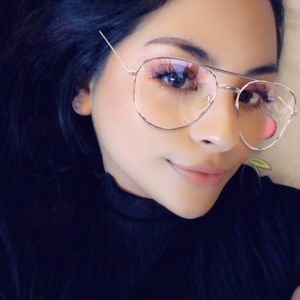 Meet your Posher, Fernanda